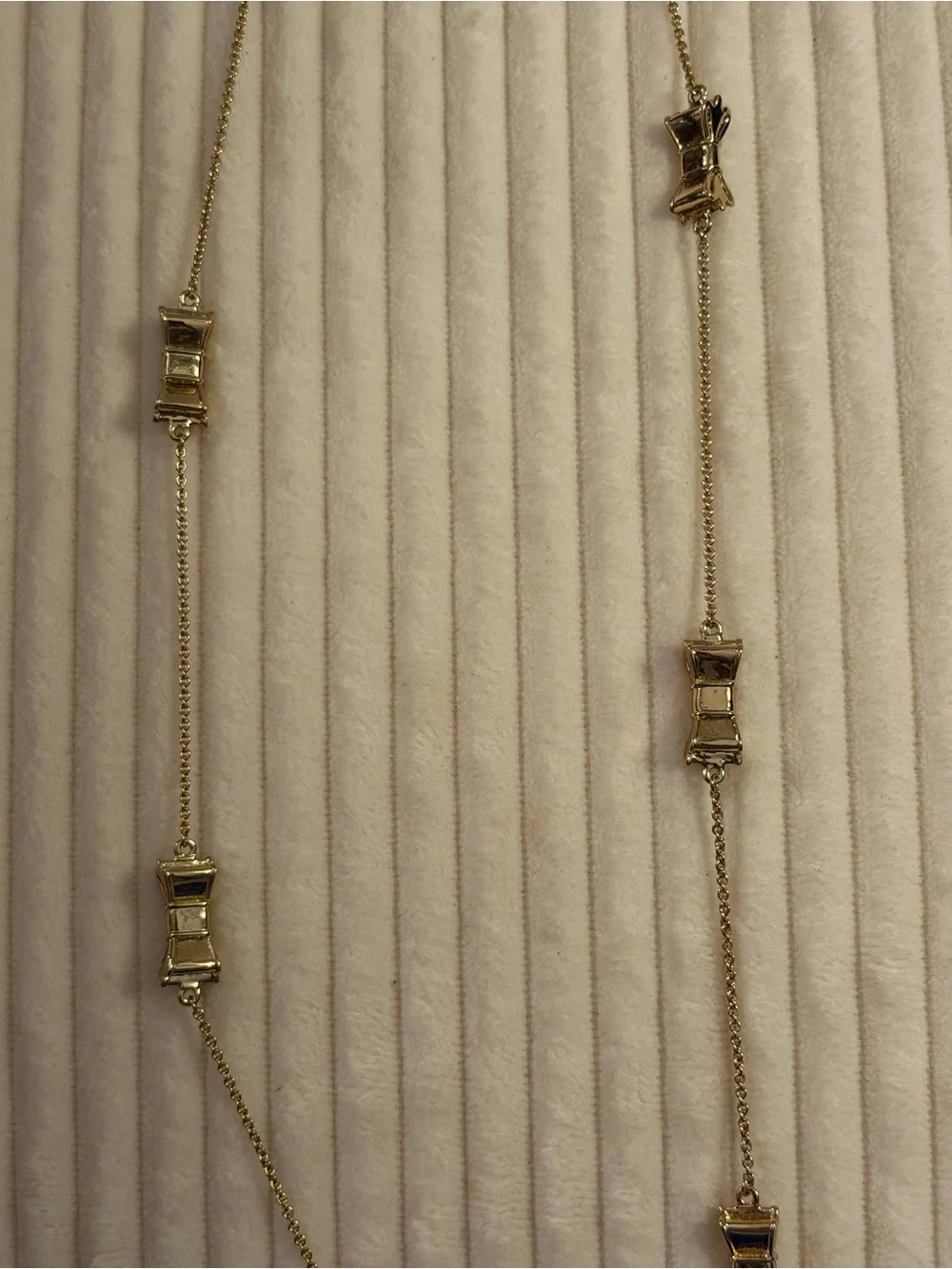 kate spade New York “Take a Bow” Gold Tone Necklace NWT